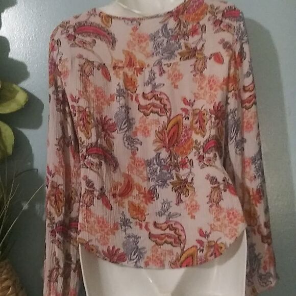 - RED boho cropped faux wrap top - Picture 6 of 12